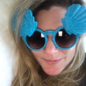 Meet your Posher, Hilary